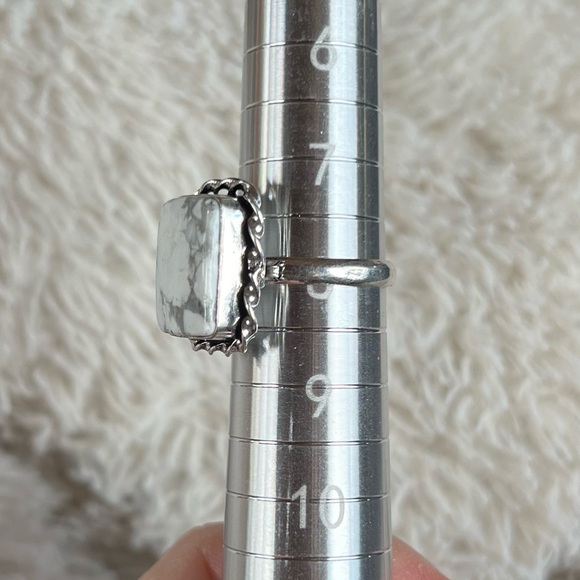 Silver Howlite Ring - Picture 7 of 7